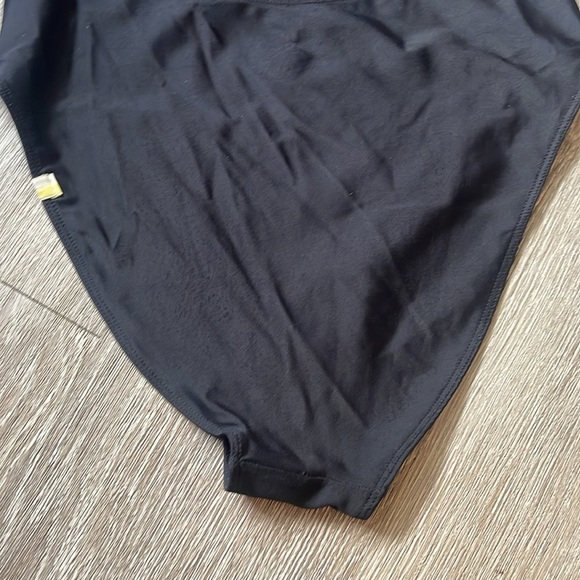 Summer Salt size 8 The  Wave swimming suit v neck black once piece - Picture 5 of 7